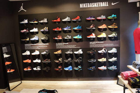 Butiksinventar til Skandinaviens største Basketball & NBA Shop – Hoopz.dk
