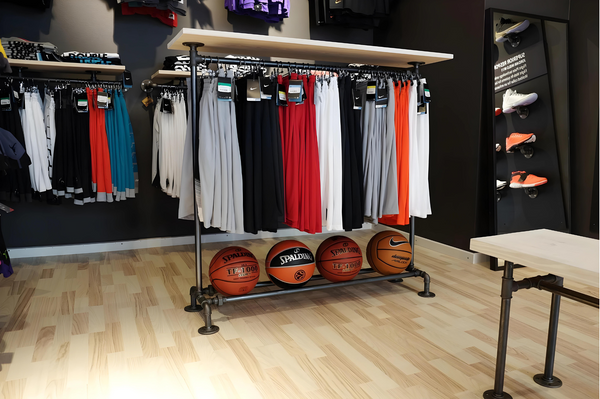 Butiksinventar til Skandinaviens største Basketball & NBA Shop – Hoopz.dk