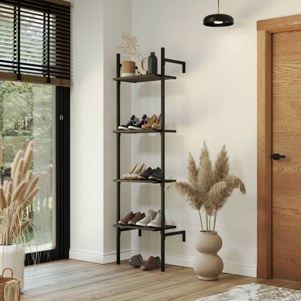 wandmontiertes Schuhregal aus schwarzen Eisenrohren mit Eichenholzregalen höhenverstellbar